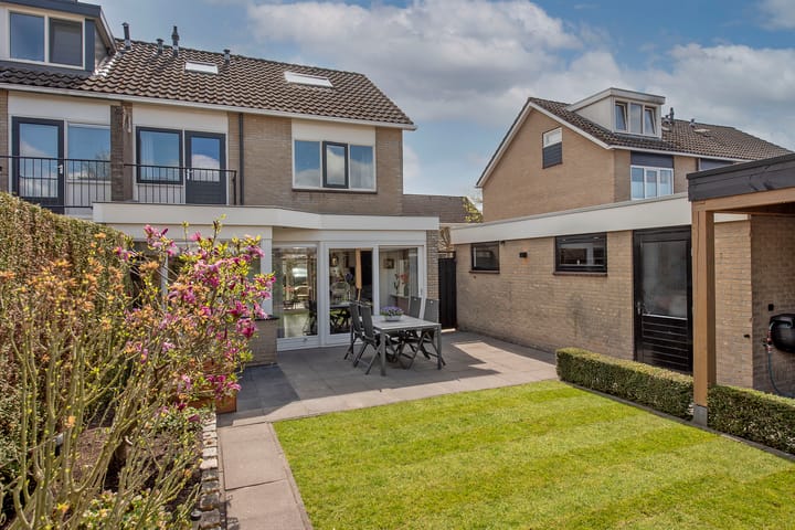 Foto 40 van Klaproos 6