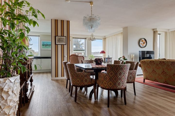 Foto 3 van Stationsplein 4-E