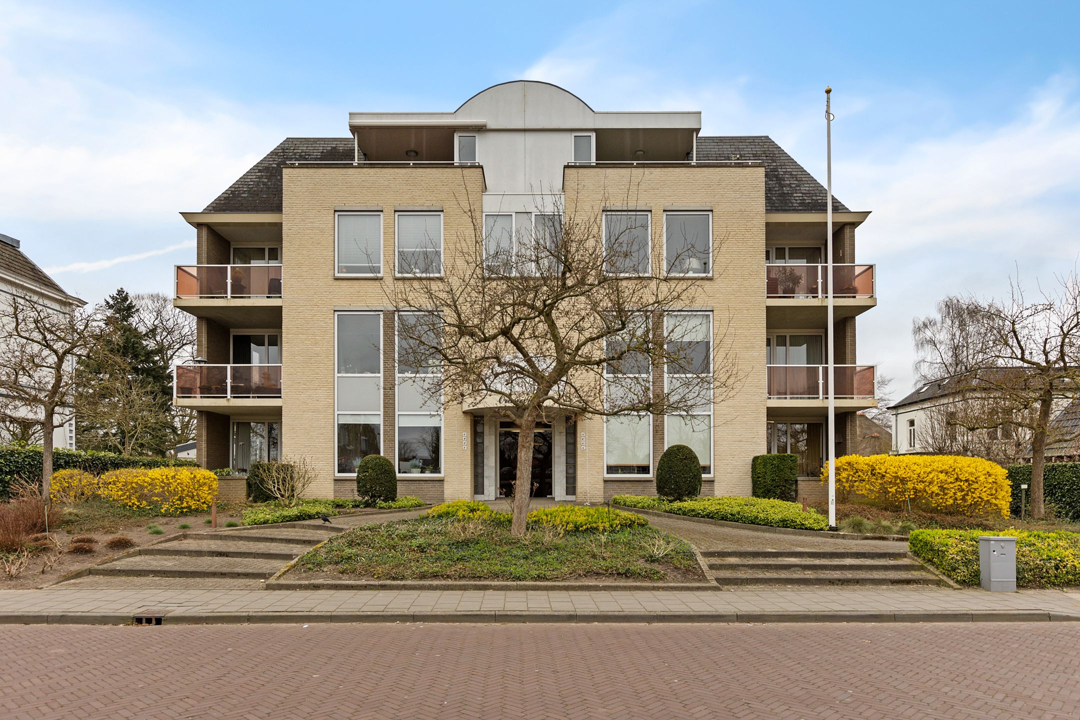 Foto 6 van Stationsplein 4-E