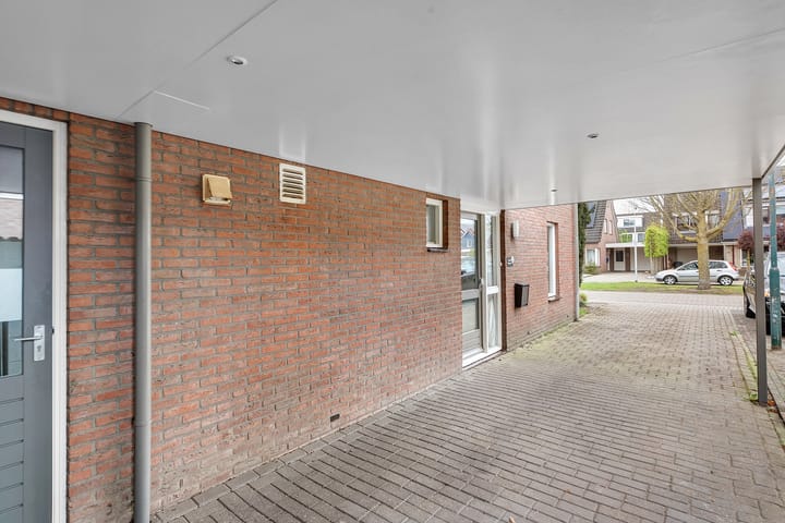 Photo 8 of Baron Mackaystraat 26