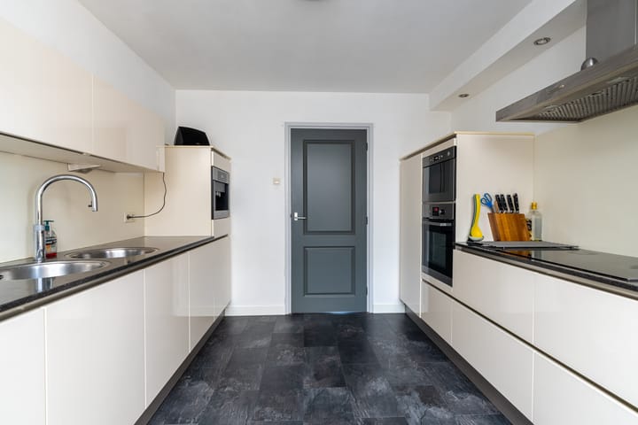 Foto 9 van Parallelweg 27