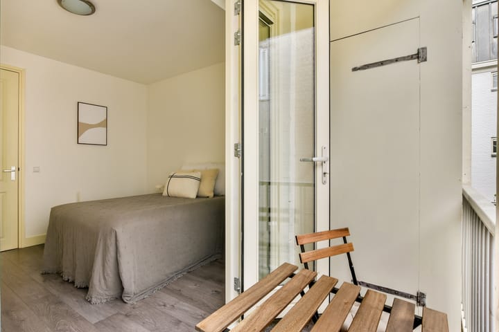 Photo 12 of Rustenburgerstraat 136-A2