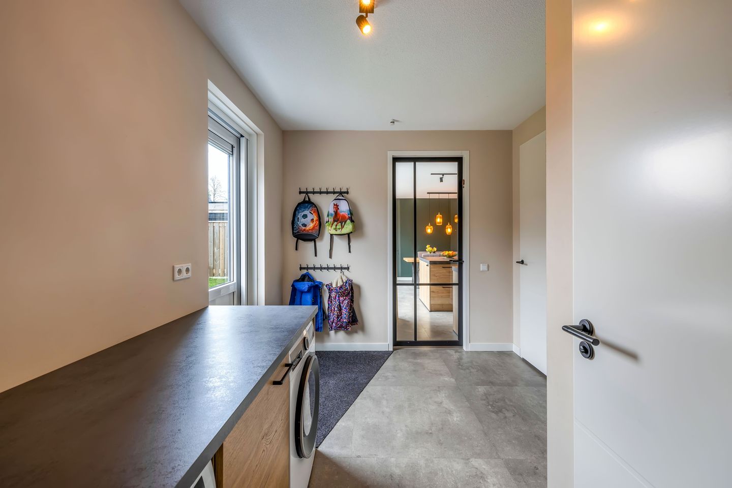 Photo 10 of Raatakker 4