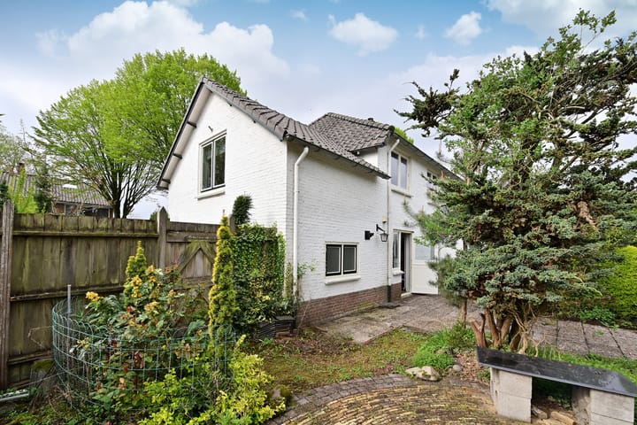 Foto 15 van Raadhuislaan 8