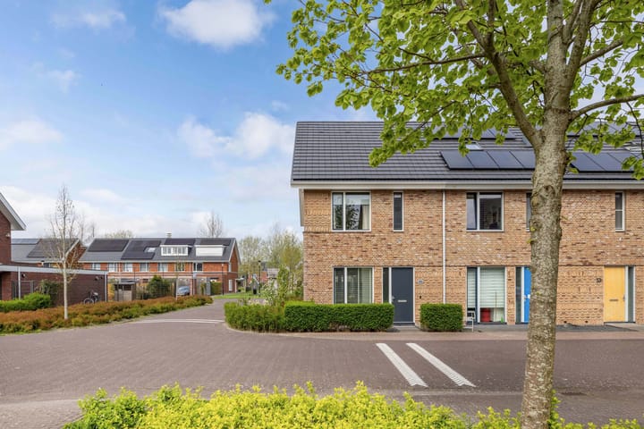 Photo 1 of Karper 29