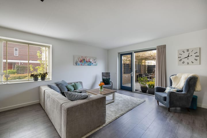 Photo 8 of Karper 29