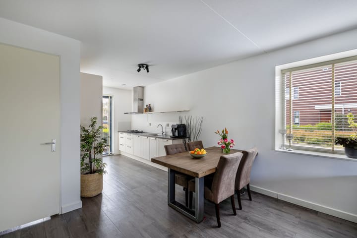 Photo 12 of Karper 29