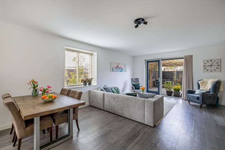 Photo 13 of Karper 29