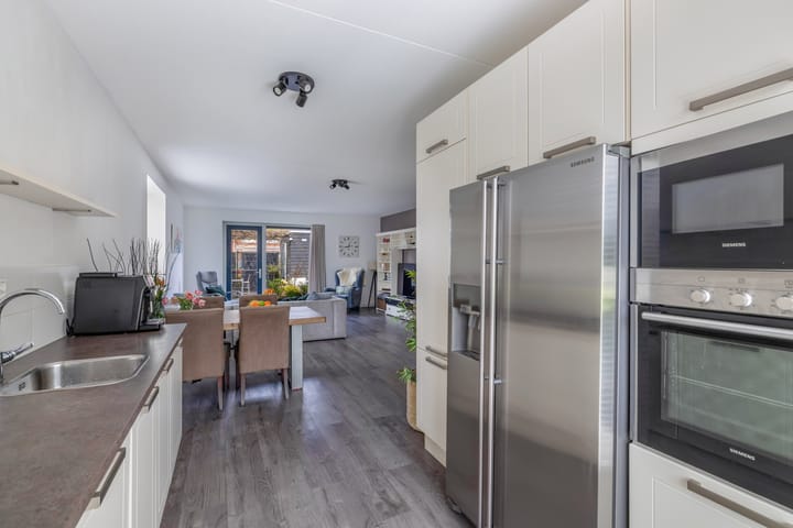 Photo 17 of Karper 29