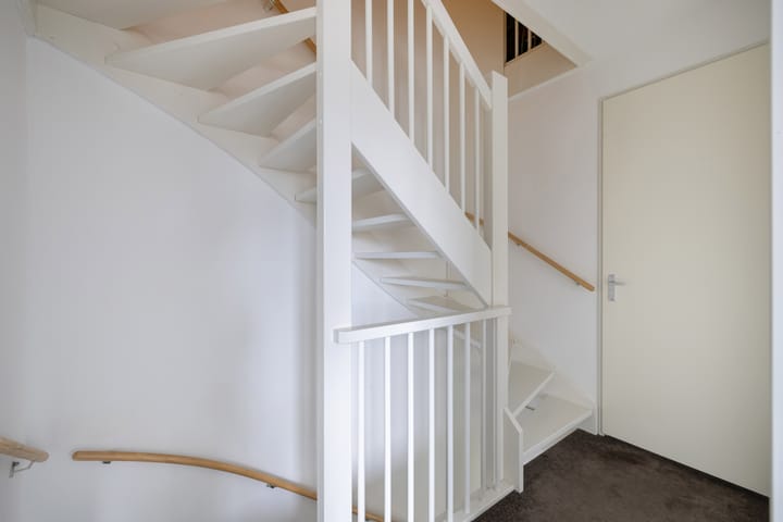 Photo 19 of Karper 29