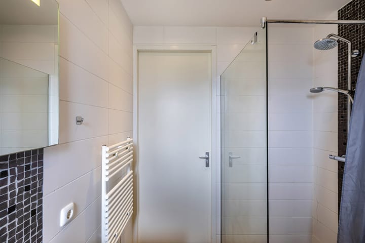 Photo 28 of Karper 29