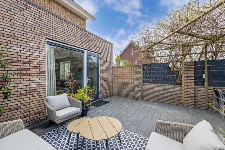 Photo 36 of Karper 29