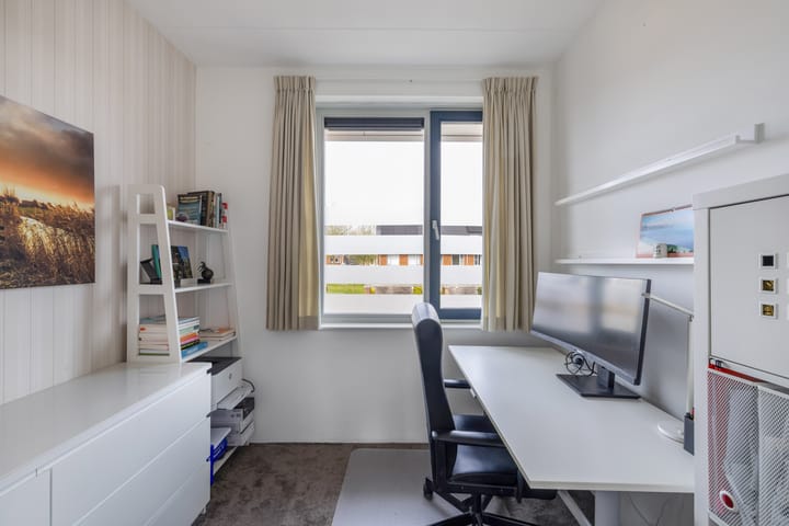 Photo 24 of Karper 29