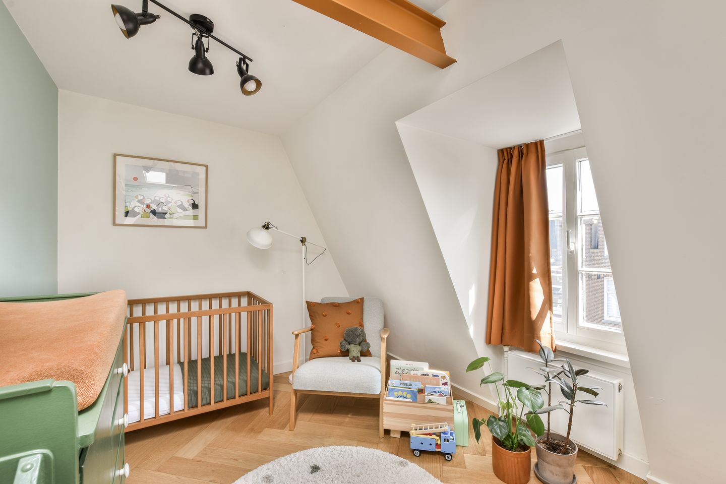 Photo 25 of Van Boetzelaerstraat 90-3