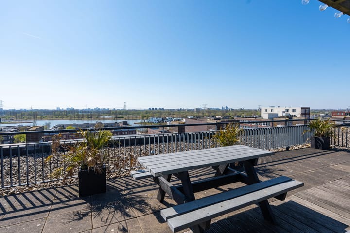 Foto 30 van Julius Pergerstraat 77