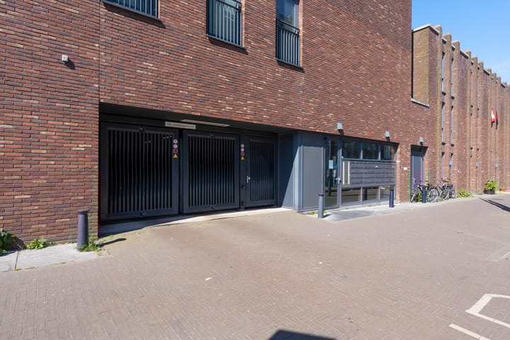 Foto 32 van Julius Pergerstraat 77