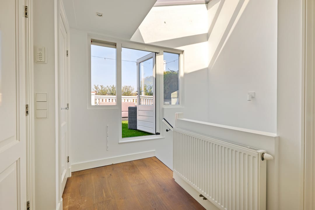 Foto 38 van Van Tuyll van Serooskerkenplein 44-3