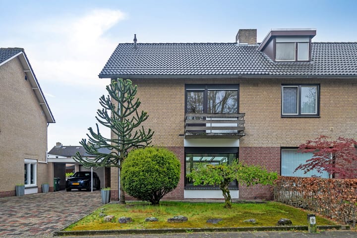 Photo 2 of Paulus Potterstraat 4