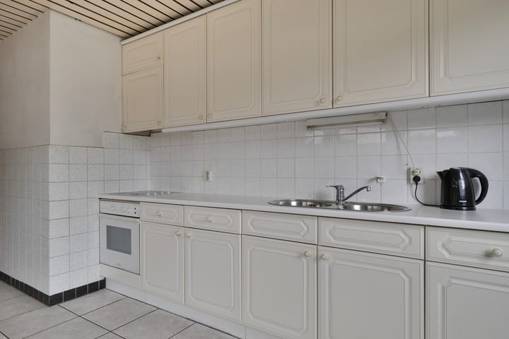 Photo 14 of Paulus Potterstraat 4