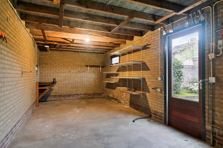 Photo 37 of Paulus Potterstraat 4