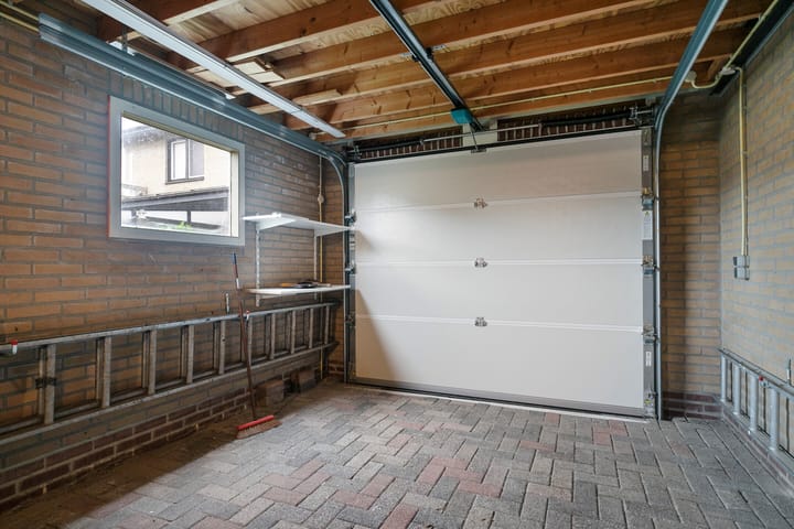 Photo 38 of Paulus Potterstraat 4