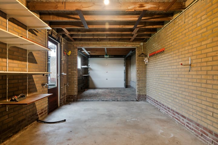 Photo 39 of Paulus Potterstraat 4