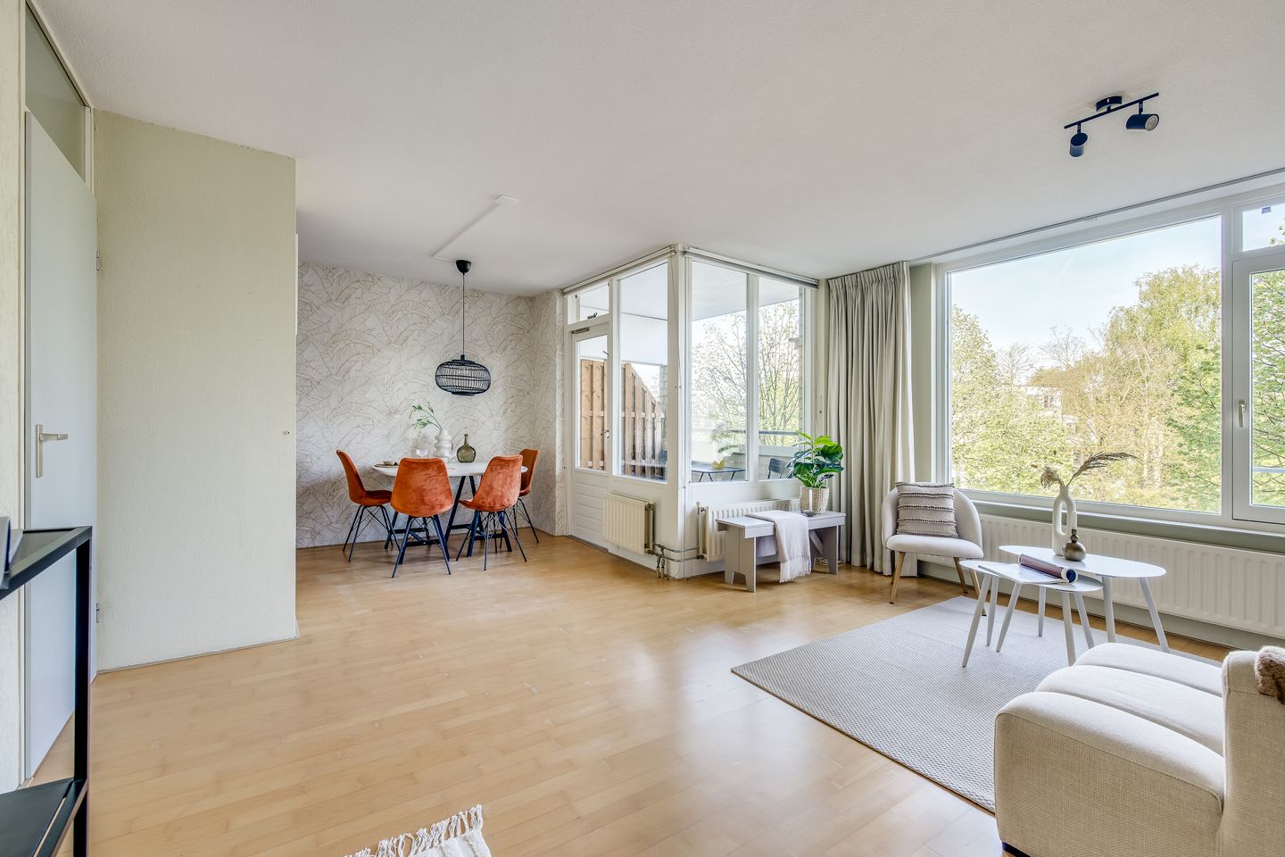 Foto 10 van Aartsbisschop Romerostraat 227