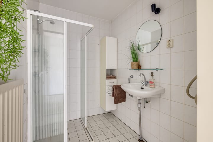 Foto 25 van Aartsbisschop Romerostraat 227