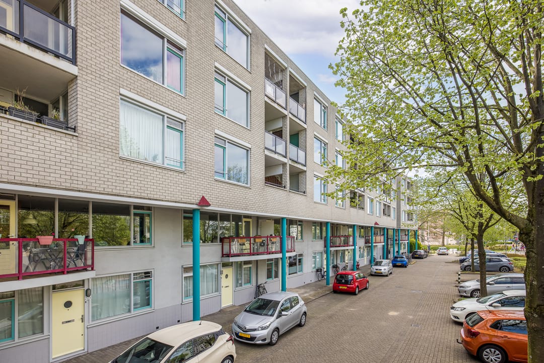 Foto 31 van Aartsbisschop Romerostraat 227