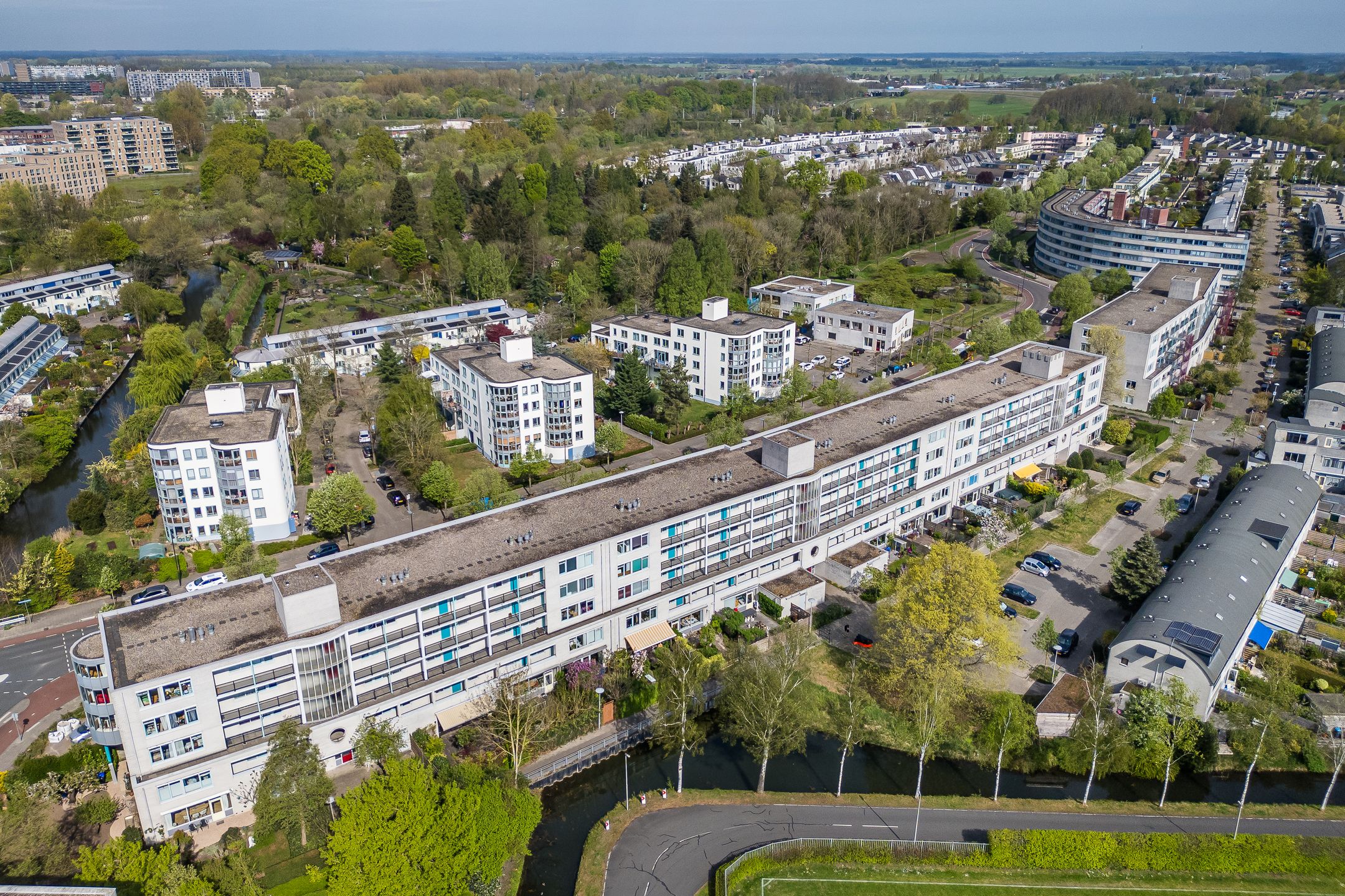 Foto 33 van Aartsbisschop Romerostraat 227