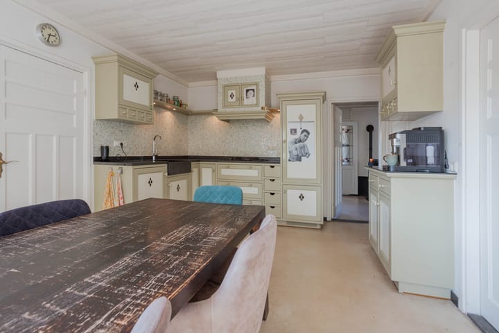 Photo 19 of Vlasvenstraat 8