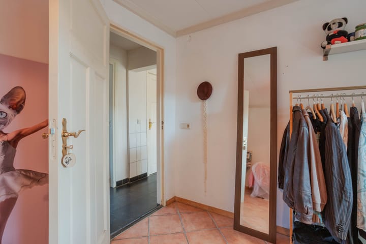 Photo 28 of Vlasvenstraat 8