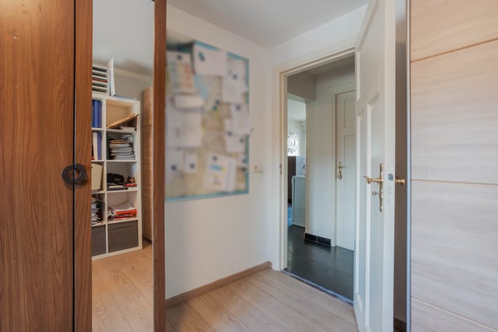 Photo 32 of Vlasvenstraat 8