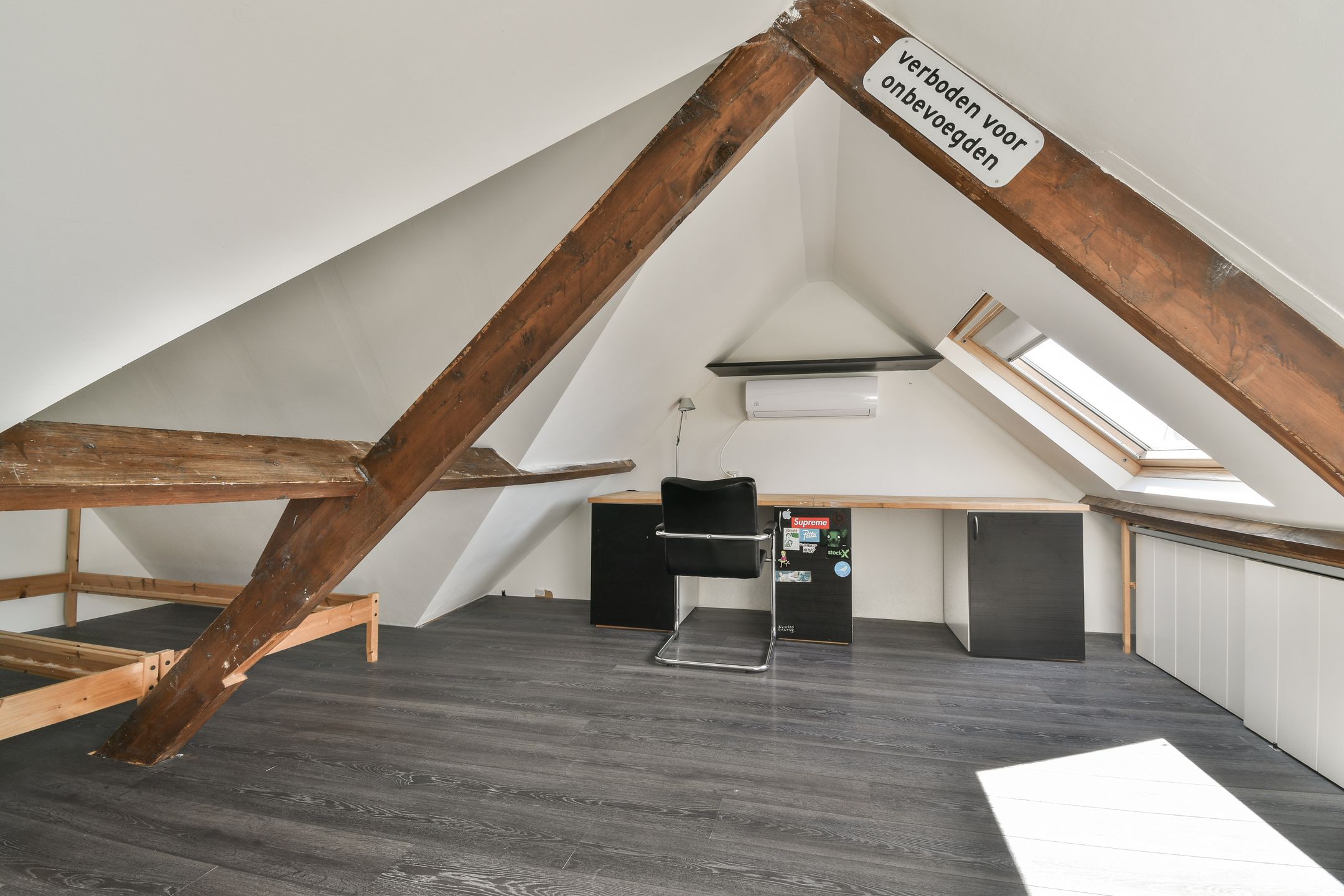 Foto 27 van Burgemeester van Esstraat 131