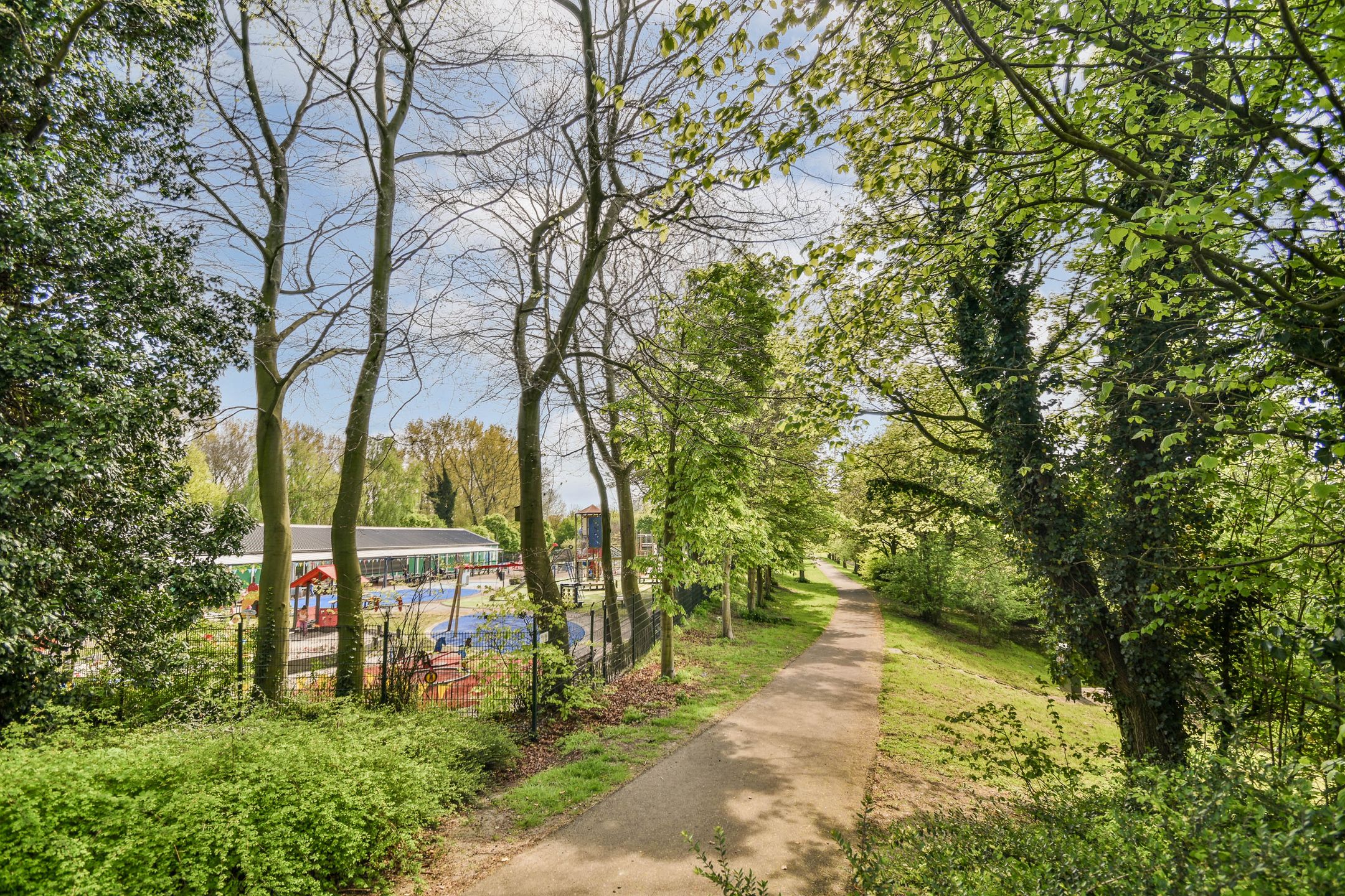 Foto 33 van Burgemeester van Esstraat 131