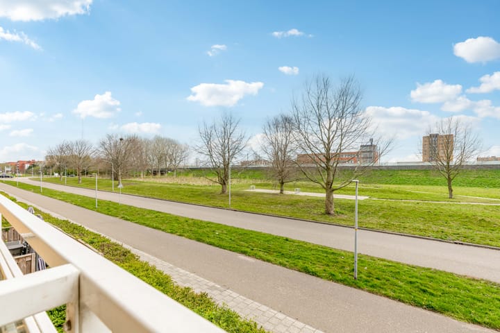 Foto 2 van Voorjaarstraat 2