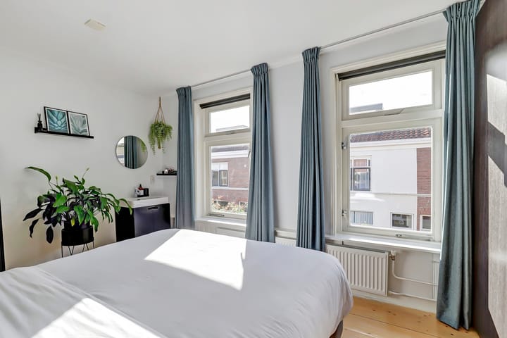 Foto 20 van Riouwstraat 70