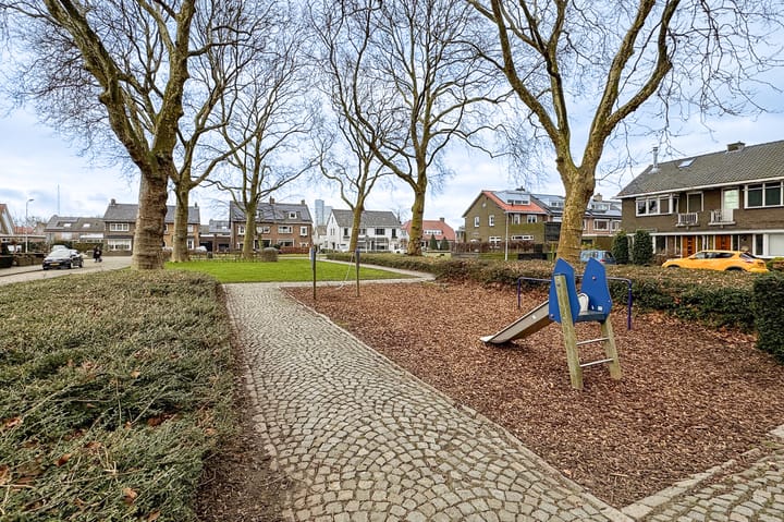 Foto 31 van Wilhelminaplantsoen 18