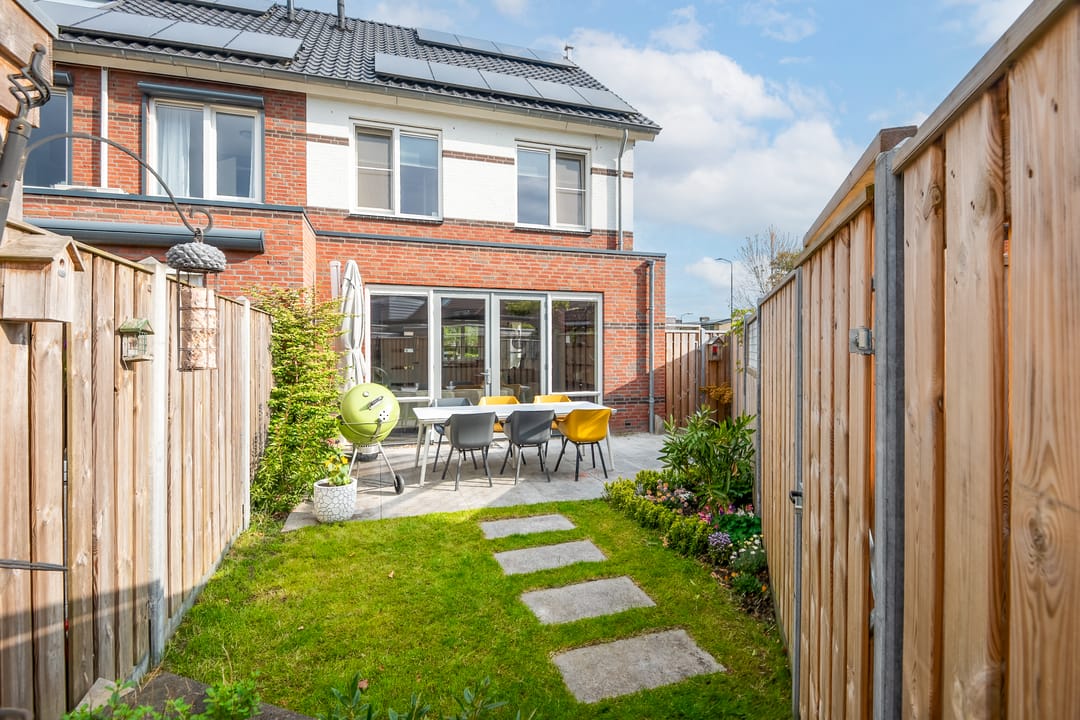 Foto 1 van Esdoornlaan 1