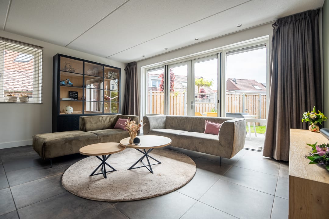 Foto 2 van Esdoornlaan 1