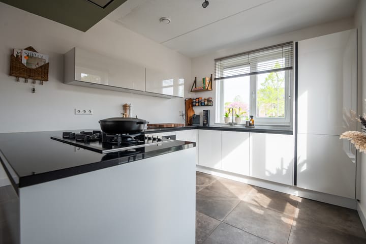 Foto 3 van Esdoornlaan 1