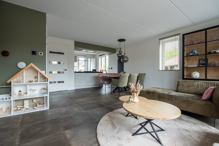 Foto 6 van Esdoornlaan 1