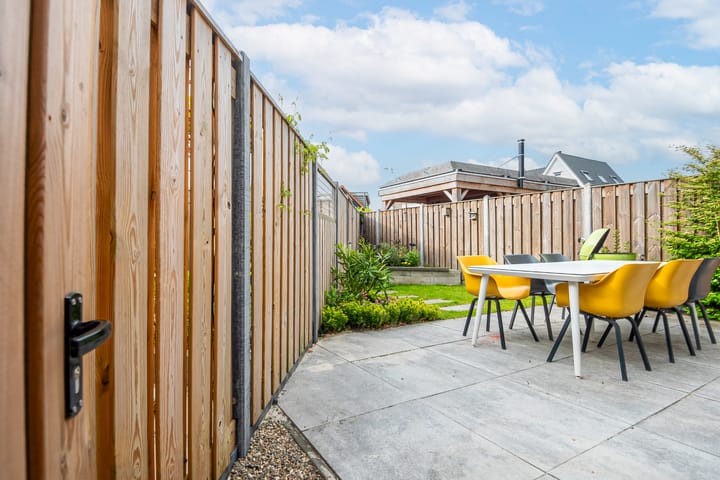 Foto 16 van Esdoornlaan 1