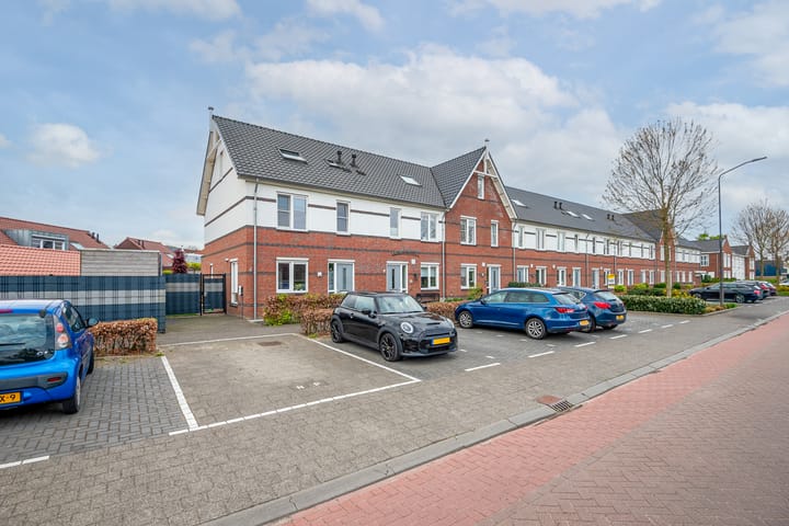 Foto 18 van Esdoornlaan 1