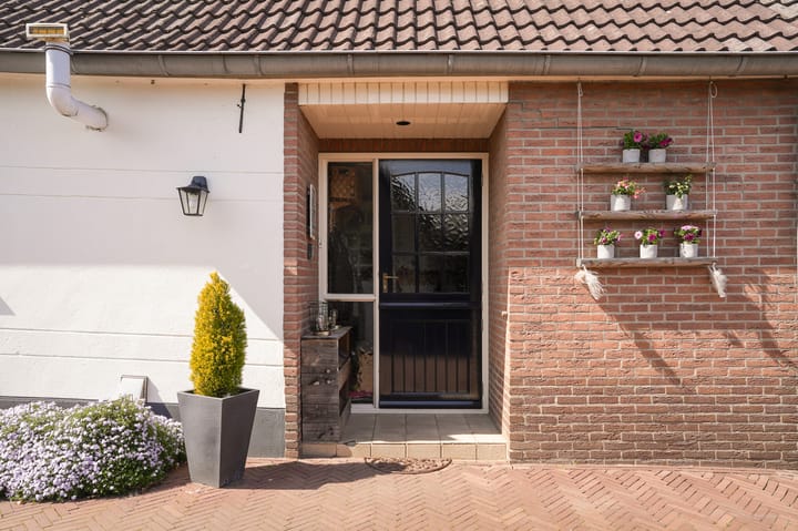 Photo 42 of Verhuizensestraat 1