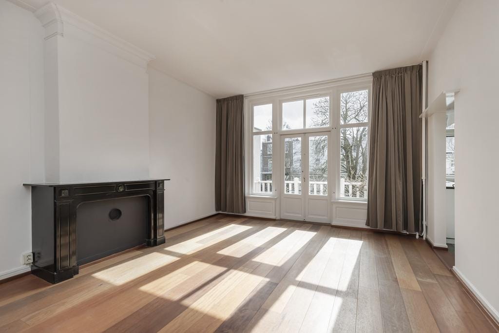 Photo 4 of Van Eeghenstraat 103-2