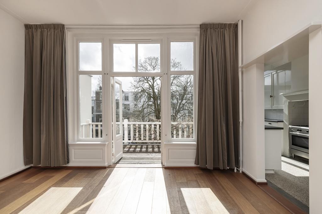 Photo 5 of Van Eeghenstraat 103-2