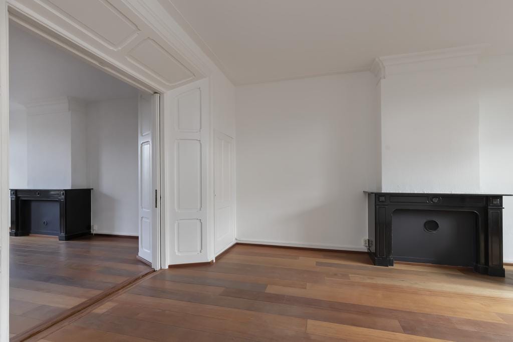 Photo 10 of Van Eeghenstraat 103-2