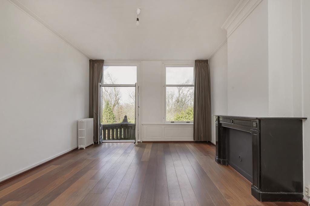 Photo 11 of Van Eeghenstraat 103-2