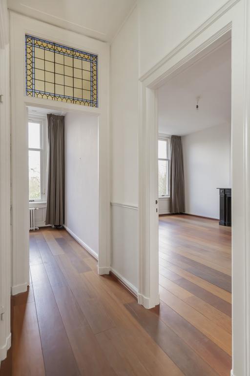 Photo 14 of Van Eeghenstraat 103-2